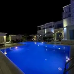 アパートホテル Bleu 4*